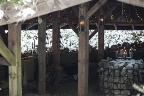 Czarny świecznik ścienny Ib Laursen