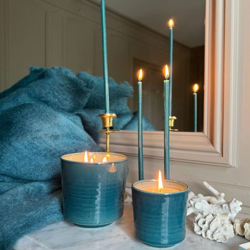 bougie-parfumée-en-céramique-bleu-de-prusse-600gr (1) Świeca Bleu de Prusse Maison Pechavy