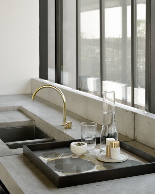 20545_Cinnamon_Layered_Dots_tray_1_WEB Taca dekoracyjna Cinnamon Layered Dots Glass L Ethnicraft 20545