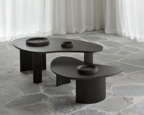 JASPERS EYERS LEADLIFE Stolik kawowy dębowy Boomerang 126cm Ethnicraft 35007Stolik kawowy dębowy Boomerang 126cm Ethnicraft 35007