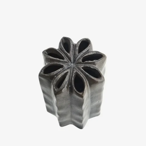 Wazon z kamionki Madam Stoltz HY21648H-15