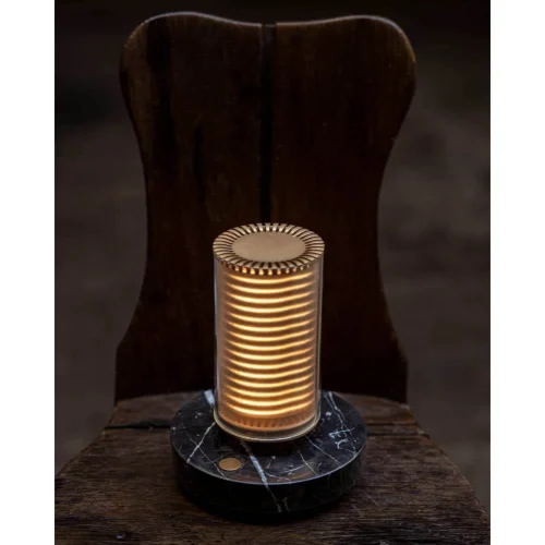 70040160 (2) Lampa stołowa Frenchin A Table