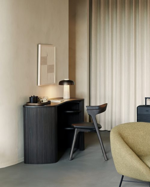 35027_Roller_Max_desk_Dark_Brown_51492_Bok_dining_chair_Black_frame_Black_Leather_cushion_WEB Biurko Roller Max Ethnicraft